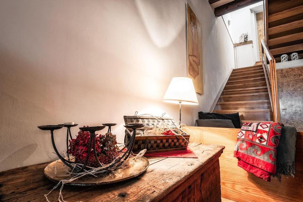 Loft Overlooking The Old Town . Фельтре Экстерьер фото